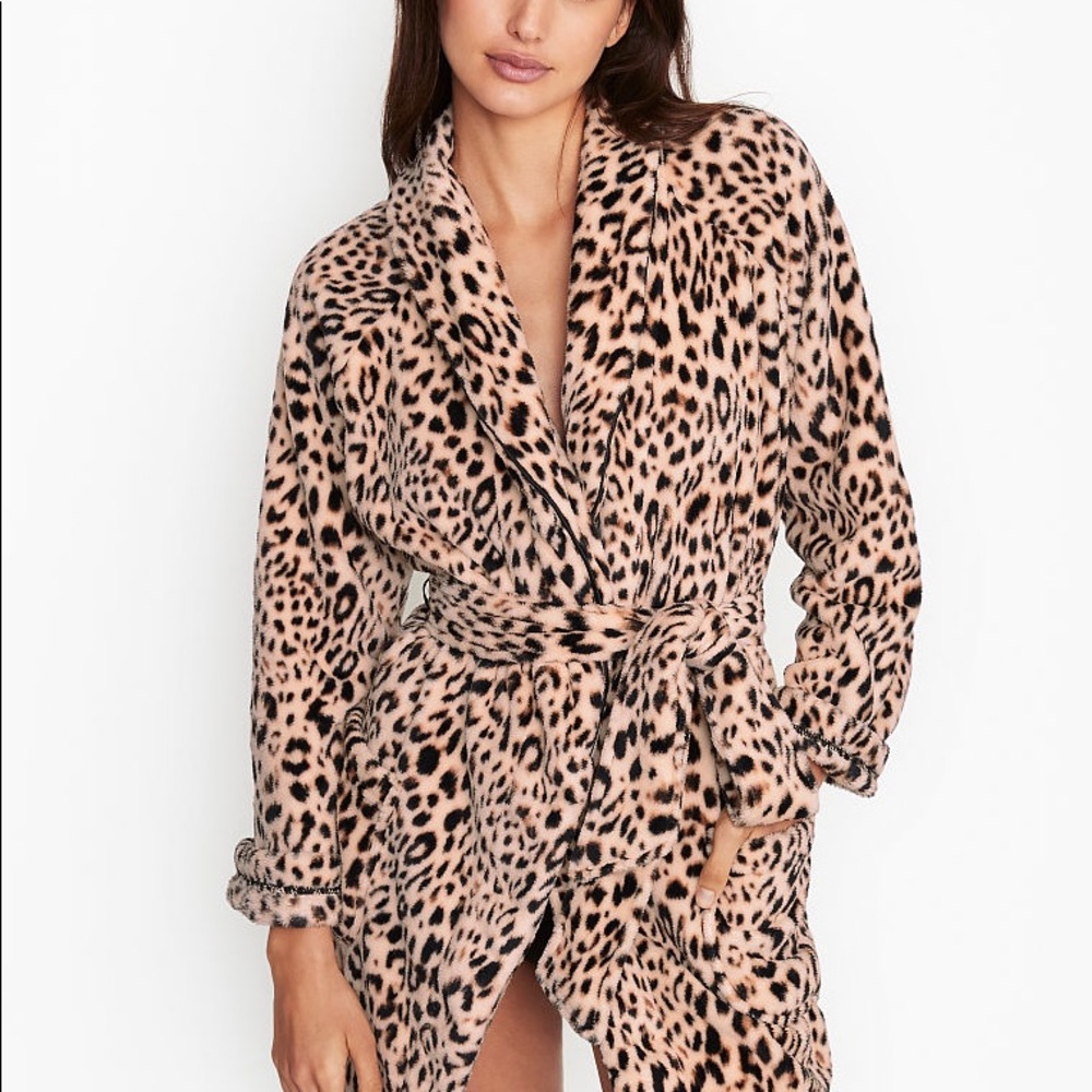 NWT Victoria’s Secret Robe